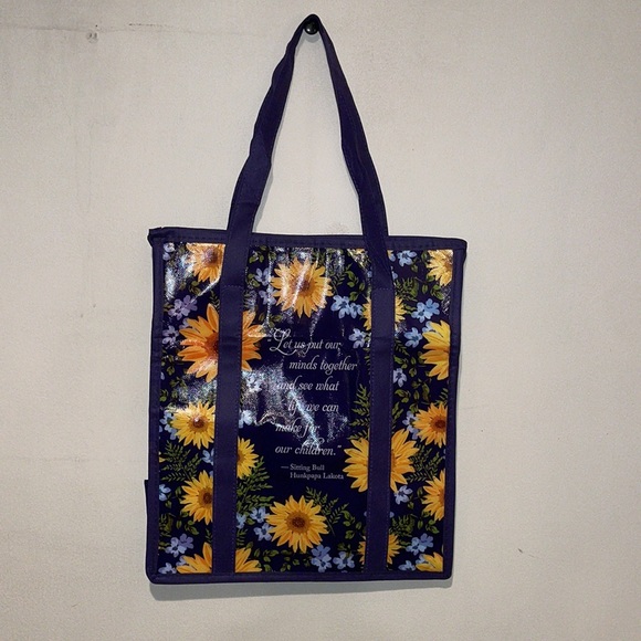 NWOT Insulated Shopping Tote Bag - Picture 3 of 7